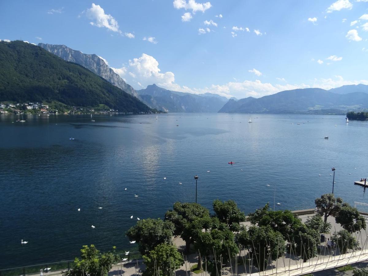 Fantastic Lake And Mountain View, First Row Lakeside Gmunden Exterior photo