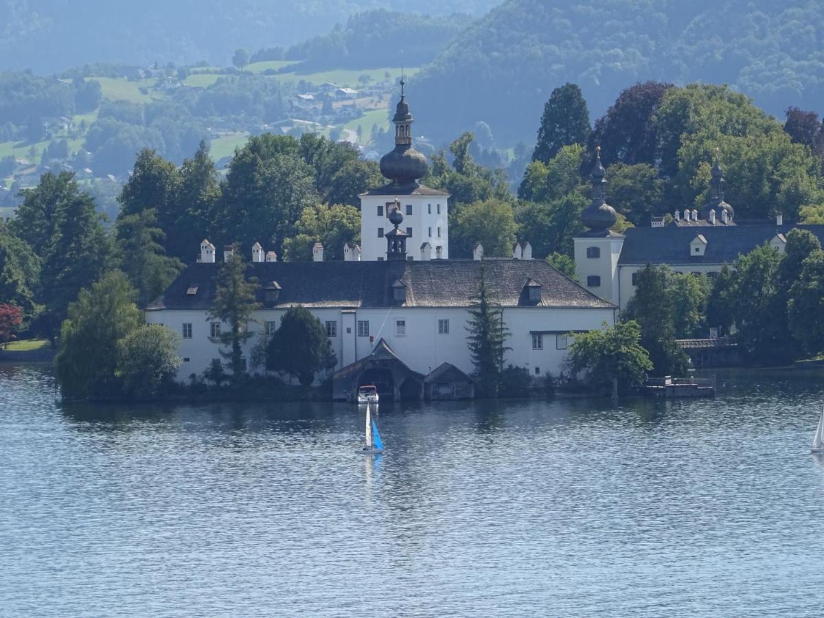 Fantastic Lake And Mountain View, First Row Lakeside Gmunden Exterior photo